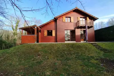 Image de Chalet cosy au vert pour 6 avec piscine et Wi-Fi, proche Souillac