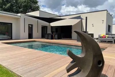 Image de Belle villa au calme avec piscine