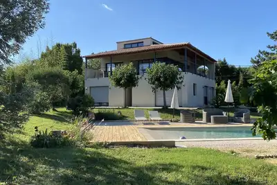 Villa Japandi avec vue - en Uzège