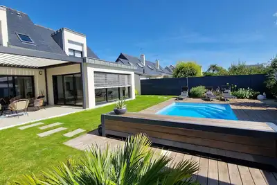 Image de St-Malo : Maison familiale avec piscine, à 800 m à pied de la plage.