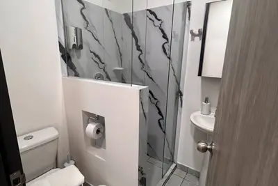 Image de 303-Charming 1-bedroom condo in pleasant Armenia with WiFi