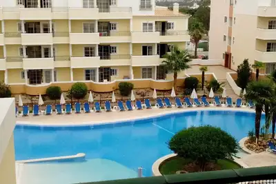 Image de 1 bedroom apartment pool view, Ac and private parking