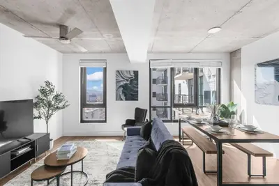 Image de 3br Oasis with Skyline Views 12