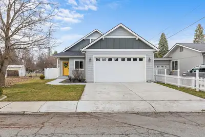 Image de Quiet Modern House Close to Downtown