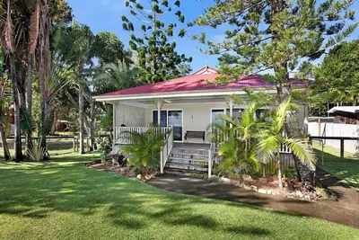 Image de Relaxing waterfront property with own jetty and magnificent views