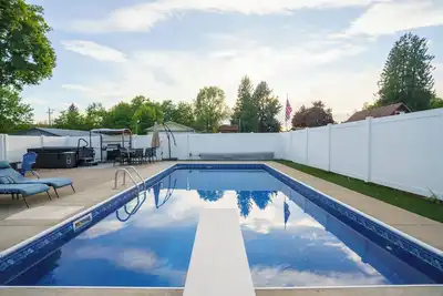 Image de Upscale Heated Pool Retreat Near Lake Cda with Hot Tub