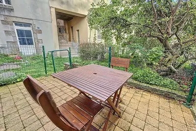 Image de Charmant studio refait à neuf avec terrasse - animaux admis, Wi-Fi gratuit