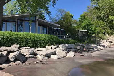 Image de Tranquility wind and waves 150 feet of Lake Erie Shoreline