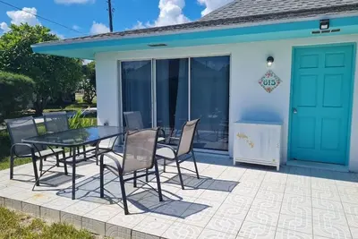 2-bedroom villa in charming Treasure Cay with Ac