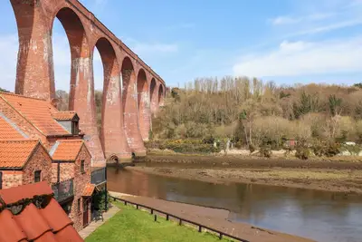 Image de No. 15 Riverside Walk (Mallard), pet friendly, with a garden in Whitby