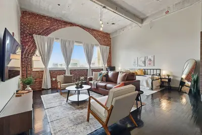 Image de Luxury Penthouse with City Views