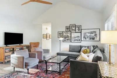 The Clover Cottage in Normaltown