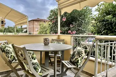 Image de Alluring Elicriso a few steps from beach & centre