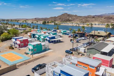Image de Skibatical, Private Fenced Yard at Roadrunner Resort