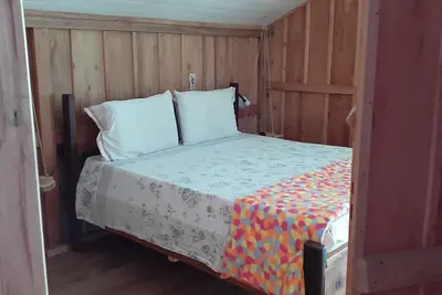 Image de Charming chalet in Santo Amaro da Imperatriz, Pets are welcome.