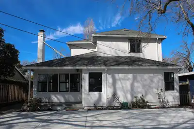 Image de Silicon Valley Home - Spacious Family & Business Home Near Meta Hq & Stanford