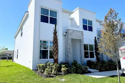 Image de Serenity Townhome Getaway: 4 bed 3 bath home near Disney in Clermont Fl!