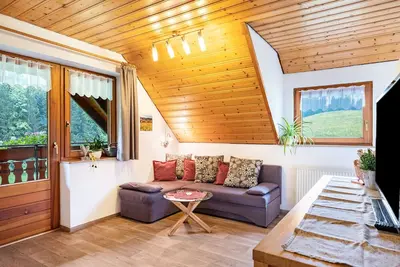 Image de Appartement \"Flieder\" avec vue sur les montagnes, jardin partagé et Wi-Fi