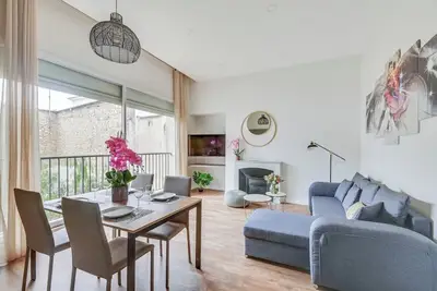 Image de Maison Cannes Centre avec huit chambres