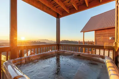 Image de Above the Smokies: Spectacular Mountain View, Games, Hot Tub, Wifi, Resort Pool