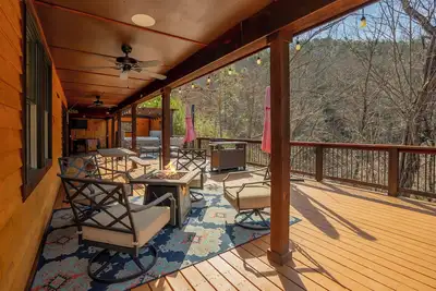 Image de Mis-Bear-Havin: Secluded*Pet-Friendly*Wooded View*Game Room*Hot Tub*Wifi*Yard