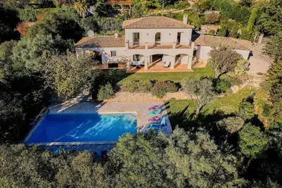 Image de Villa Cramond – Piscine & nature préservée