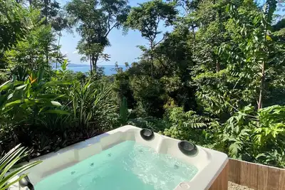Image de Villa vue mer / Jaccuzi / 100mbps / 2min du Centre-ville