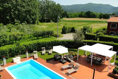Image de Nouveau Près du centre de Lucca. Base idéale pour excursions. Piscine privée, A\/C