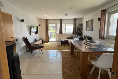 Image de Large 3-room apartment with terrace, garden and parking space