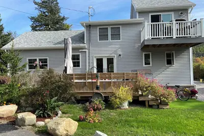 Image de 3-Bedroom Home walking distance to Black Point Beach rated #3 in the state of Ny
