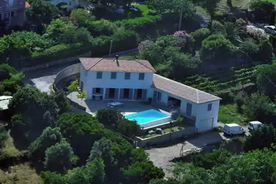 Villa Cap Corse avec piscine face à la mer