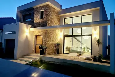 Image de Magnifique Villa entre mer et montagne piscine privée, jacuzzi animaux acceptés!