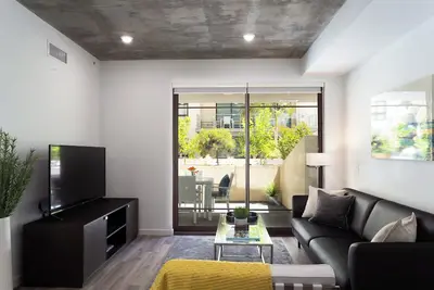 Image de Upscale 3bdr Apartment in a Prime Location!