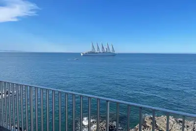 Image de Vue sur mer unique, appartement première ligne