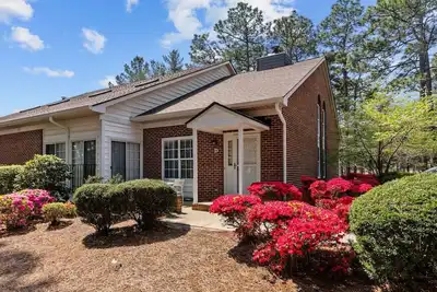 Image de Pinehurst Manor 2br Townhome