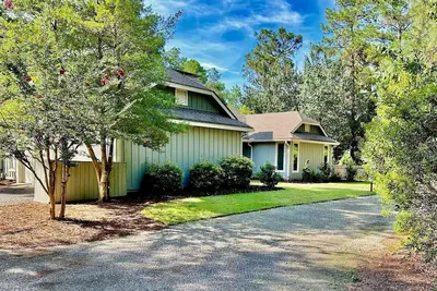 Image de Turn the Page - Village of Pinehurst 3br Getaway