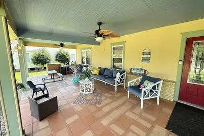 Image de The Ulimate Vacation Spot! Offer 4 bdrm, 2 bath with pool and close to beach.