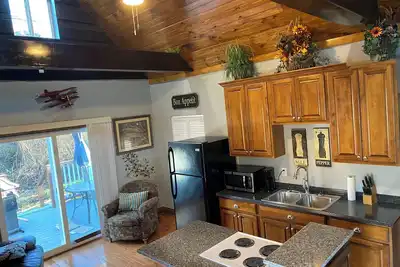Image de 2-bedroom with a loft. Only a block away from the Atv/hiking trails! ! !