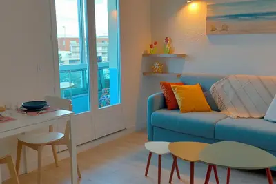 Image de Studio refait à neuf à 2 minutes à pied de la plage et du centre ville
