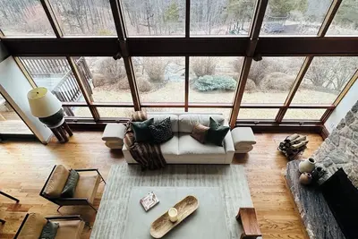 30-acre Mountaintop Estate Surrounded by Nature and Incredible 360º Views