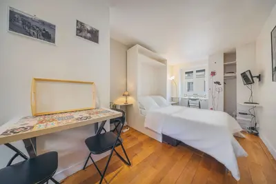 Image de confortable studio in the oberkampf district
