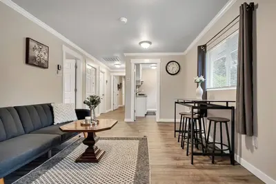 Image de Judkins Entire Upper Floor - Close to Downtown