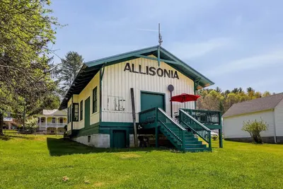 Image de Historic Cottage\/Lake and Trail Access - 1bs2