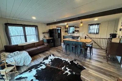 Image de Log cabin minutes from Raystown Lake!