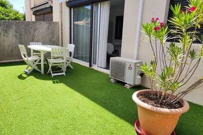Image de Appartement 3 pièces avec climatisation, piscine et parking privé à 500m des plages