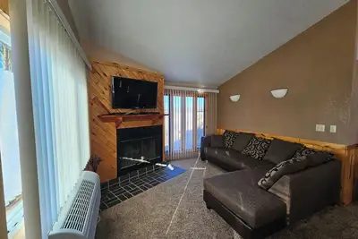 Image de Crow Crest Lodge Resort #1 Waters Edge, Stunning Sunsets, Family Getaway