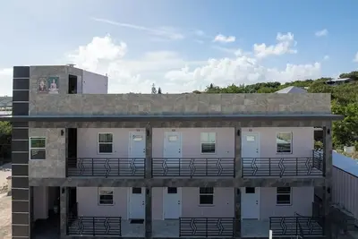 Image de Newly Built Sj Residences 104–Modern 1-Bd in Venetian, Just Minutes to the Beach