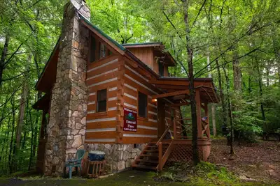 Emerald Pines-quaint & private mountain cabin