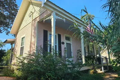 Image de Jasperilla Pink house by Louisiana Hospitality Group