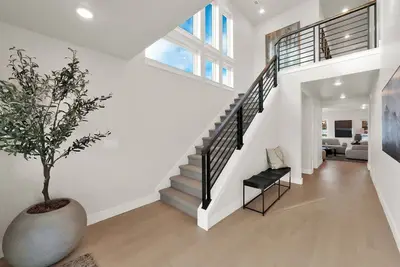 Image de Amazing Views, incredible location. 4 Bed 5 Bath